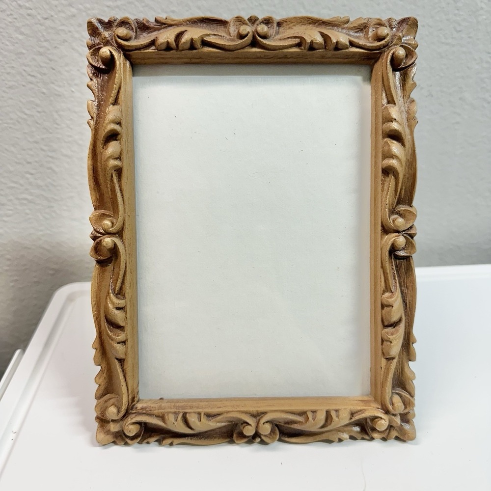 Vtg I.I.C. Ornate Picture Frame 1973 USA Faux Carved Wood Baroque -6.5x4.5 Photo